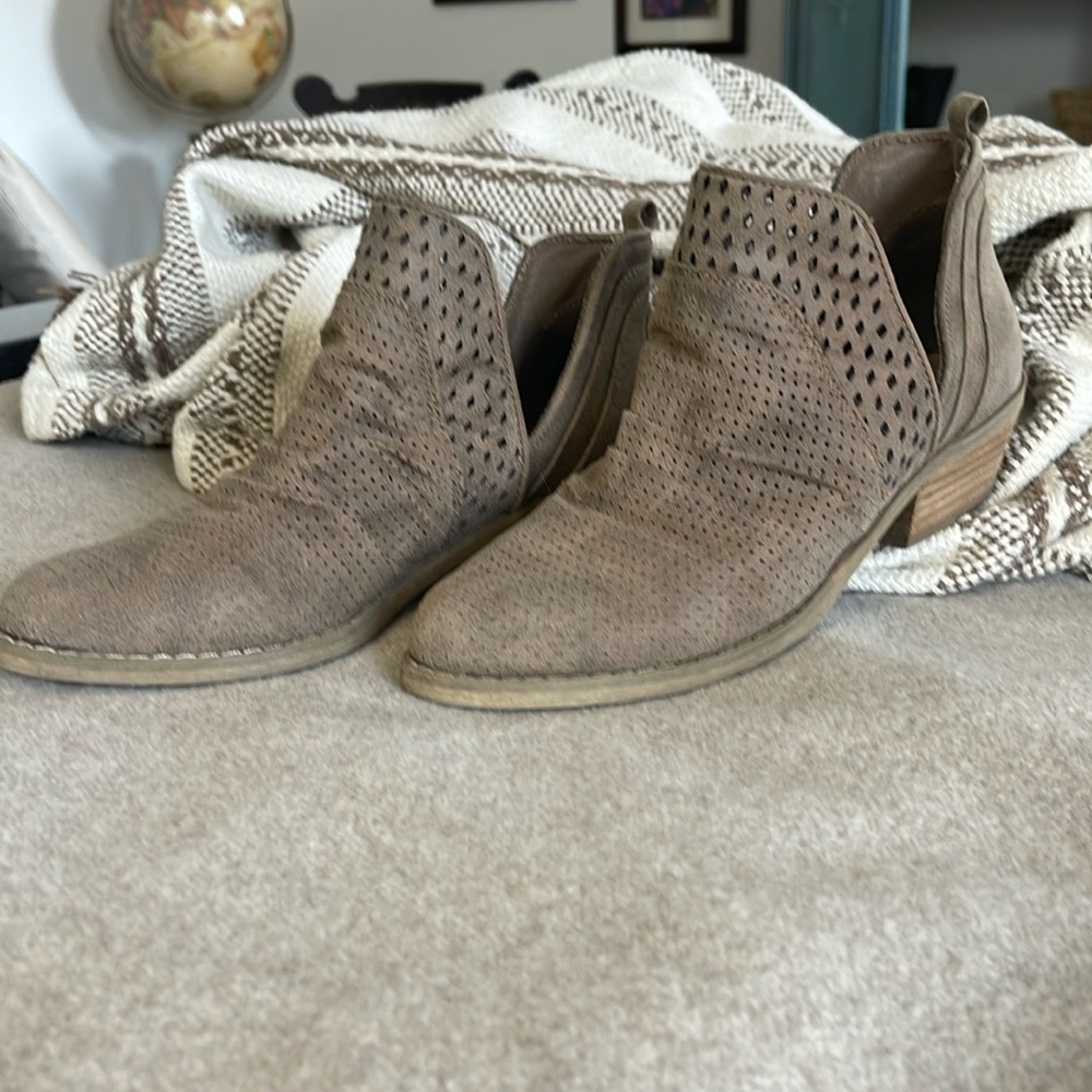Report booties 7M